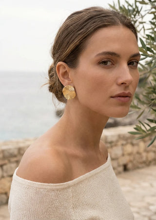 Envy Round Wavy Textured Earring