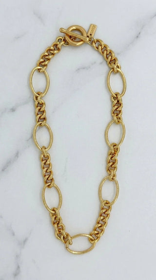 Envy link T-bar necklace with oval link design