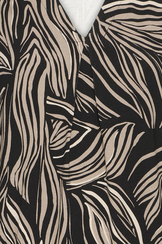fransa-flora-tee-black-art-2