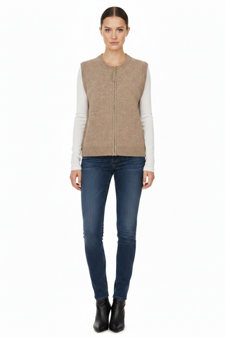 NÜMPH Nufuette Zip Vest — Silver Mink, original neckline, white long sleeve