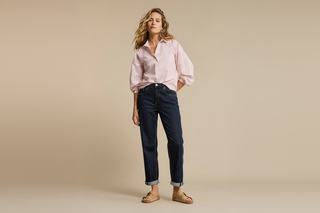 Model with darkstone jeans